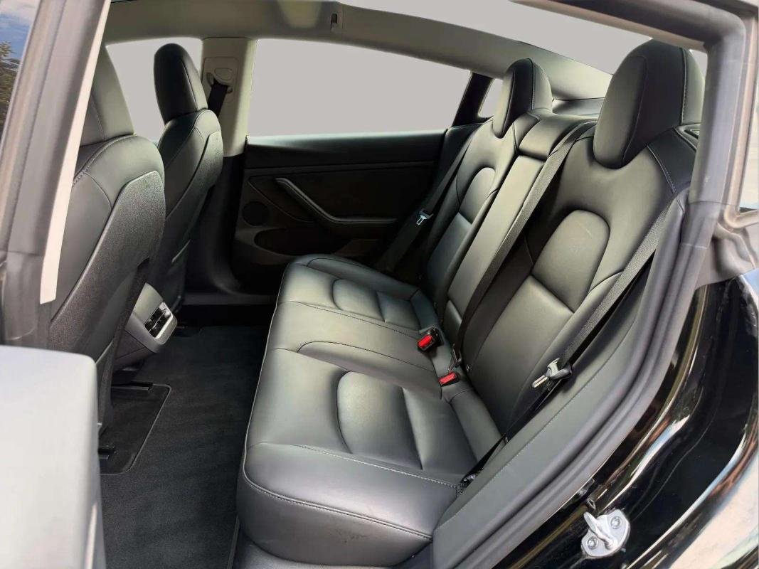Tesla Model 3 - Photo 14