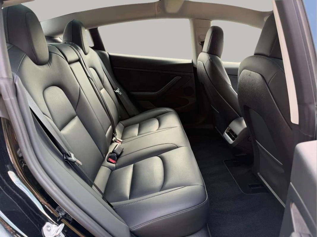 Tesla Model 3 - Photo 15