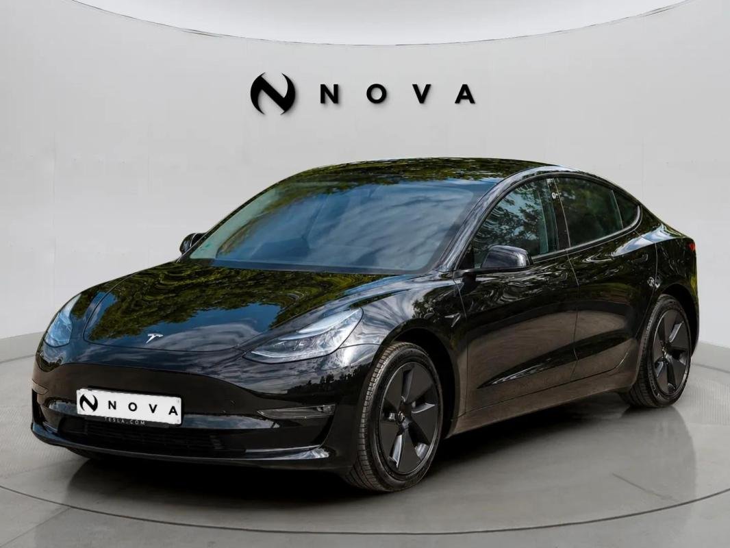 Tesla Model 3 - Photo 2