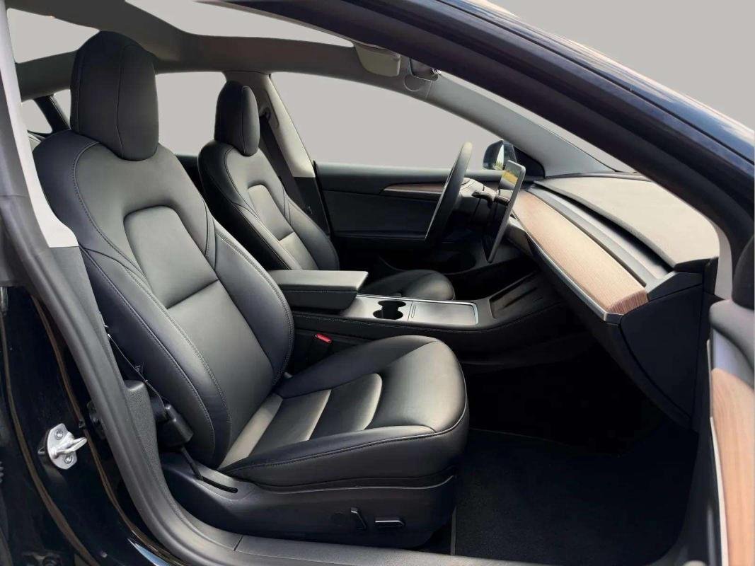Tesla Model 3 - Photo 7
