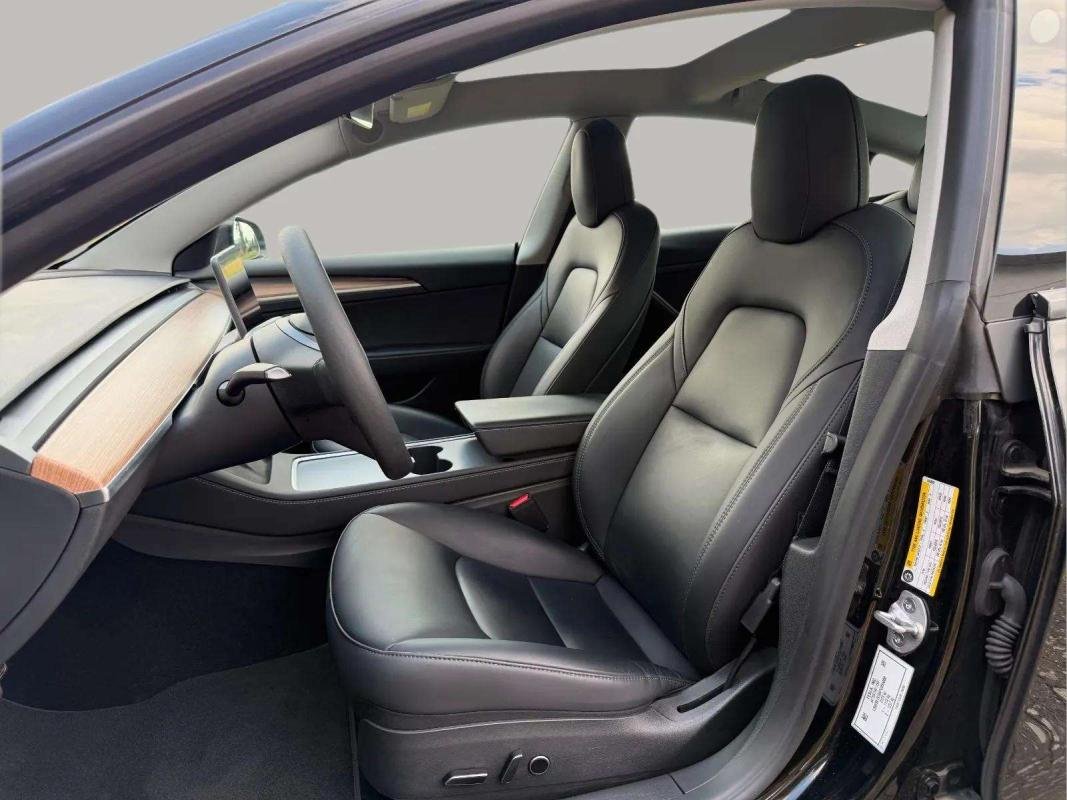 Tesla Model 3 - Photo 8