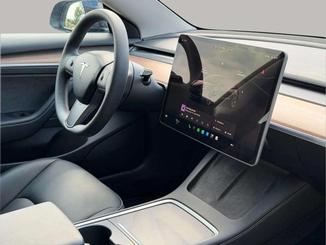 Tesla Model 3 - Photo 10