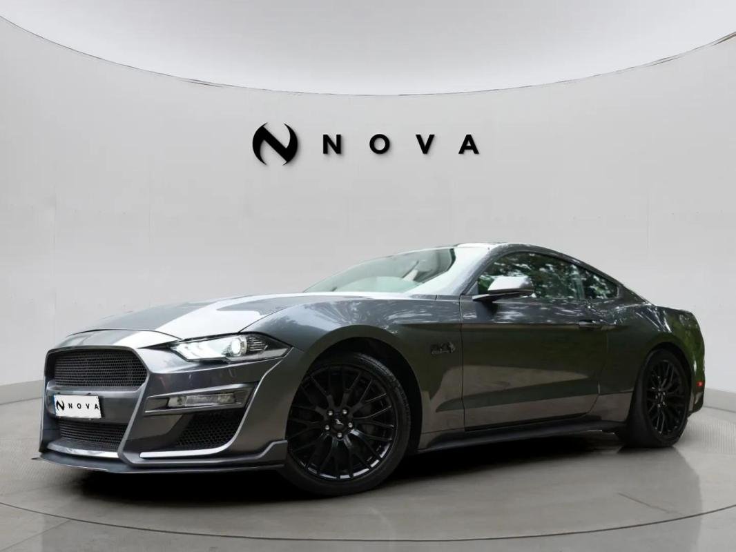 Ford Mustang - Photo 1