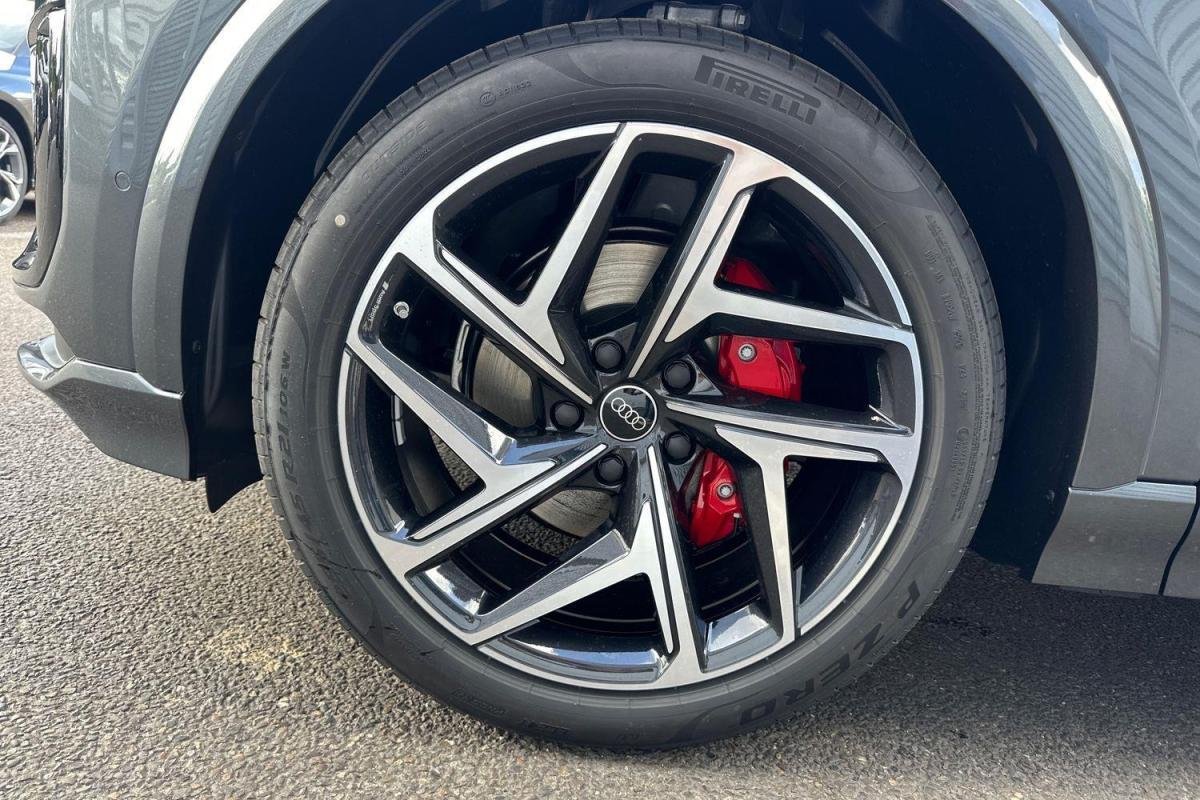Audi q6 e-tron - Photo 13
