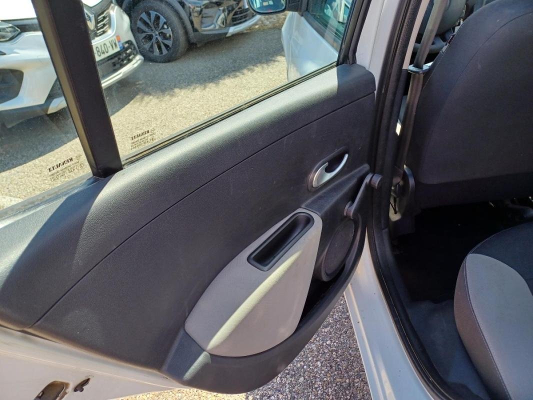 Renault Clio - Photo 13