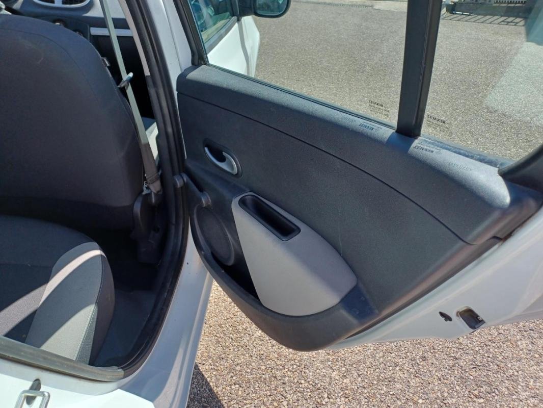 Renault Clio - Photo 14