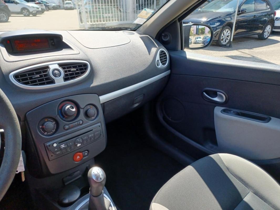 Renault Clio - Photo 17
