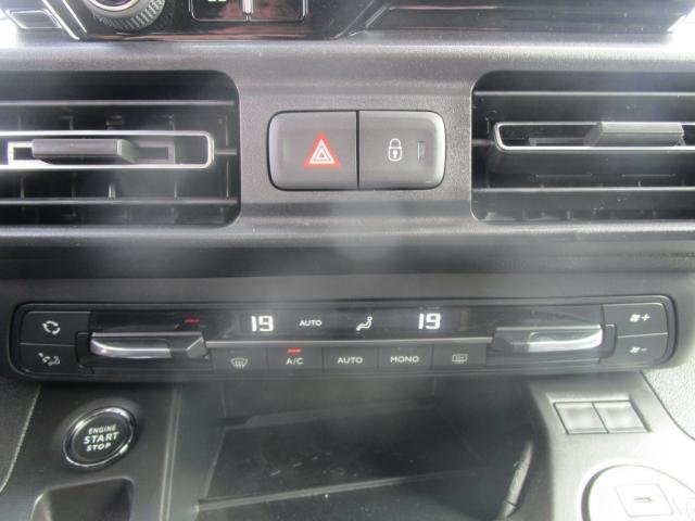 Opel Combo - Photo 13