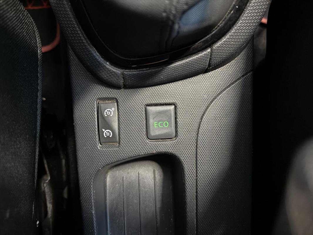 Renault Clio - Photo 24
