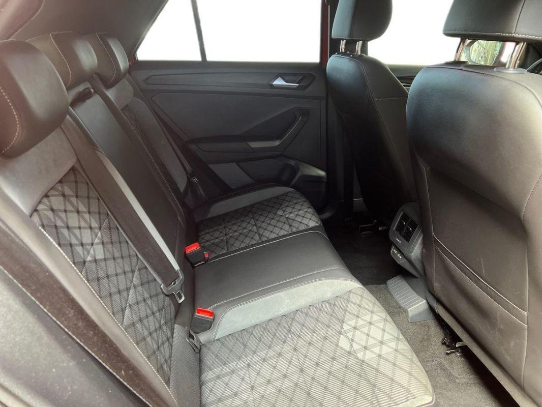 Volkswagen T-Roc - Photo 23