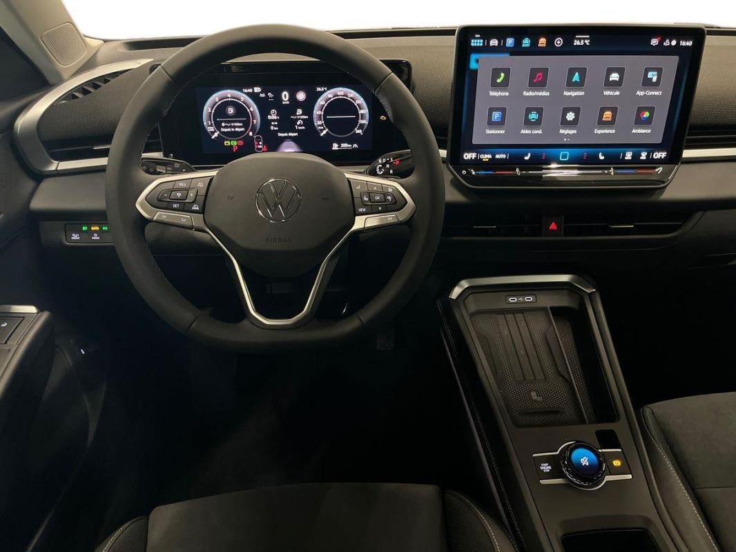 Volkswagen T-Roc - Photo 24
