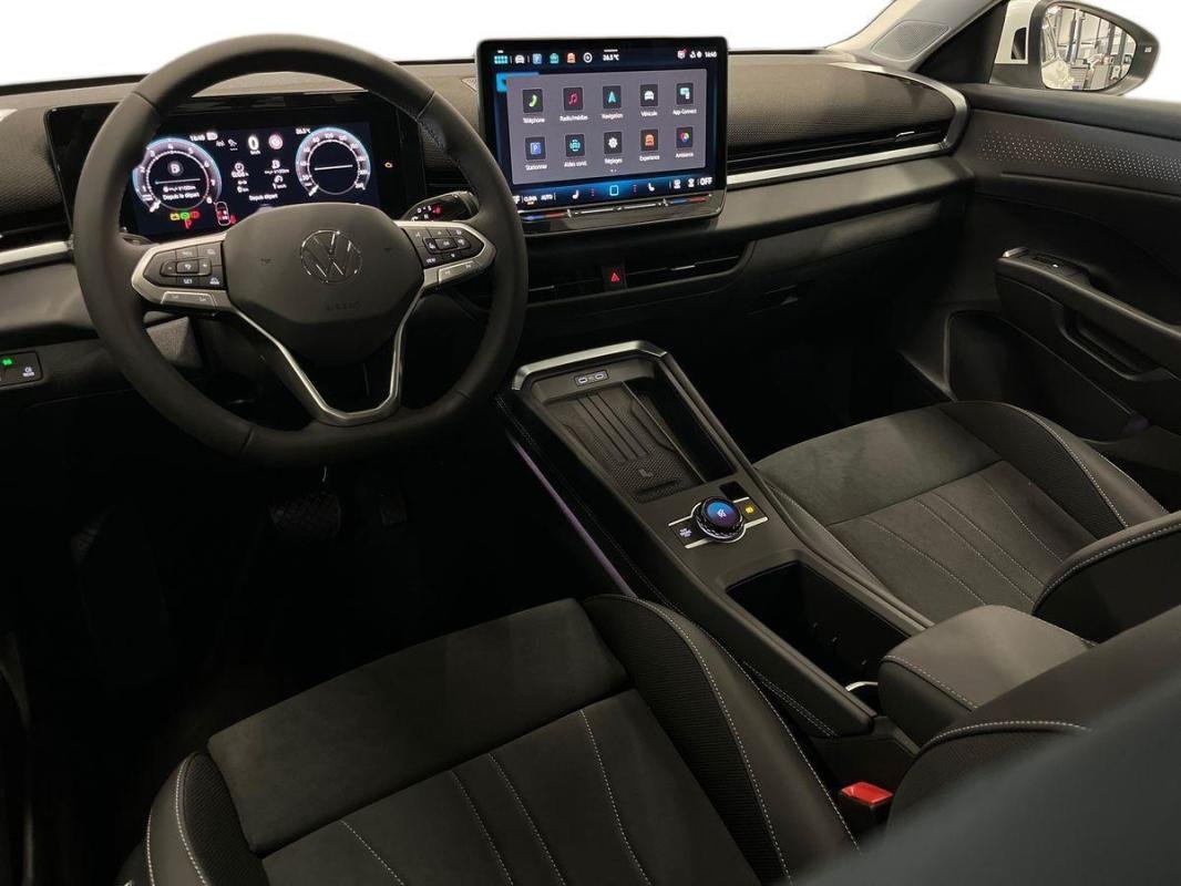 Volkswagen T-Roc - Photo 9