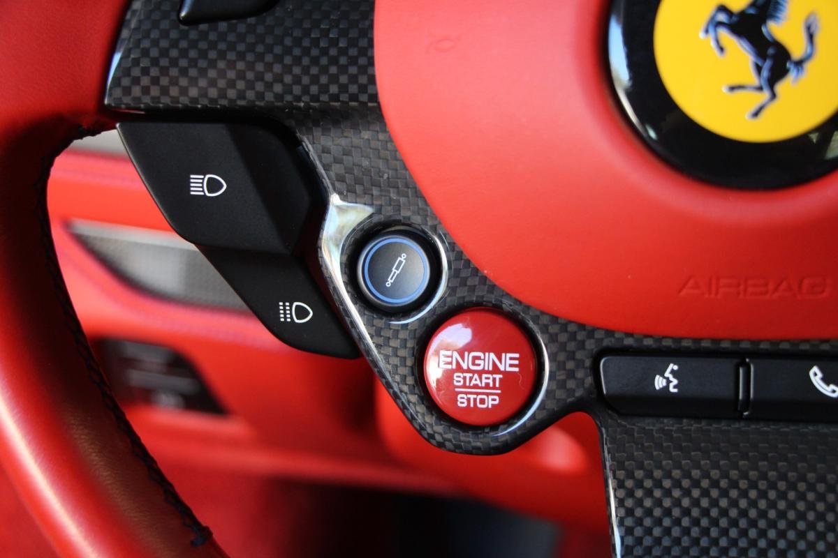 Ferrari F8 Tributo - Photo 24