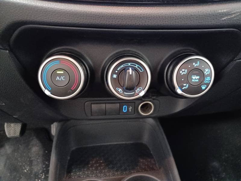 Toyota aygo x - Photo 13