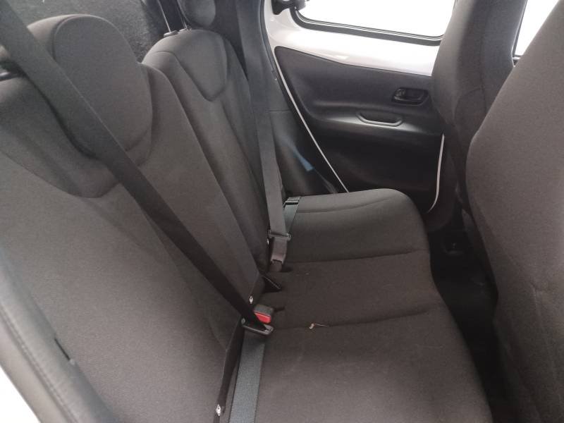 Toyota aygo x - Photo 17