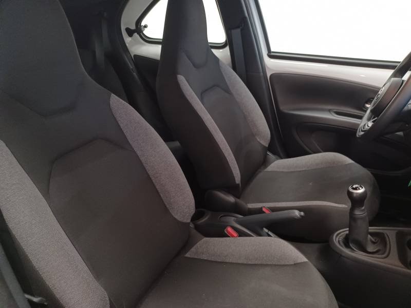 Toyota aygo x - Photo 9