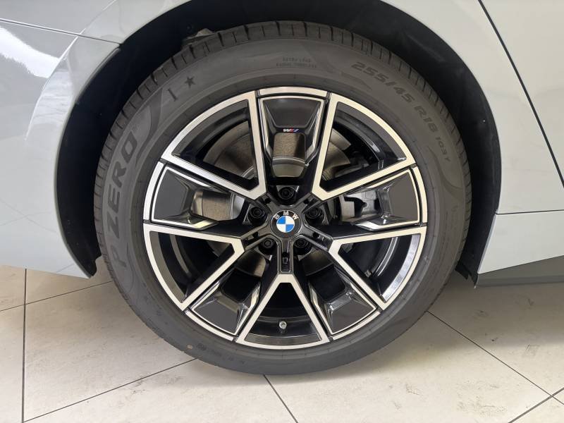 BMW i4 - Photo 17