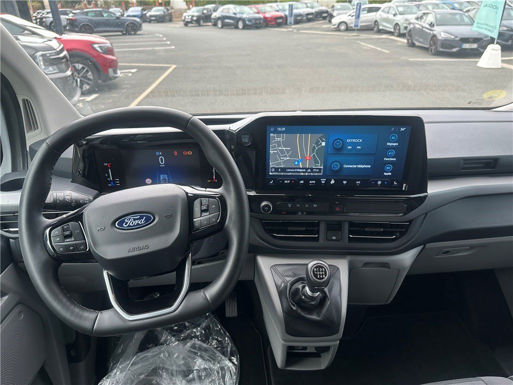Ford Tourneo - Photo 12