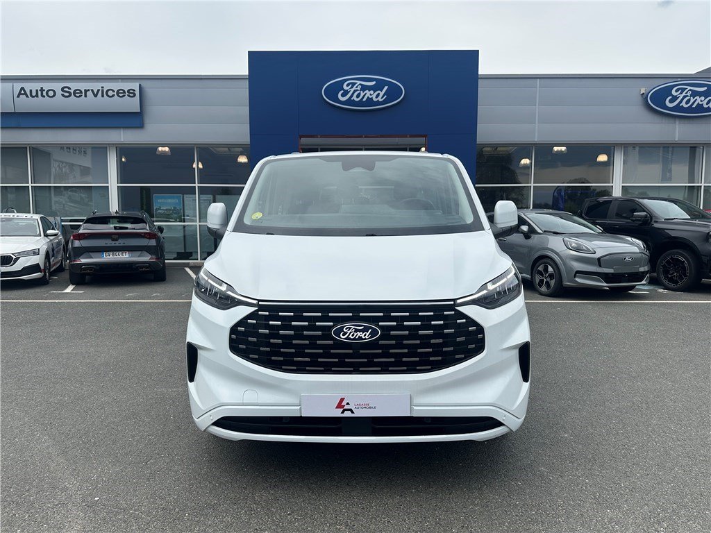 Ford Tourneo - Photo 2