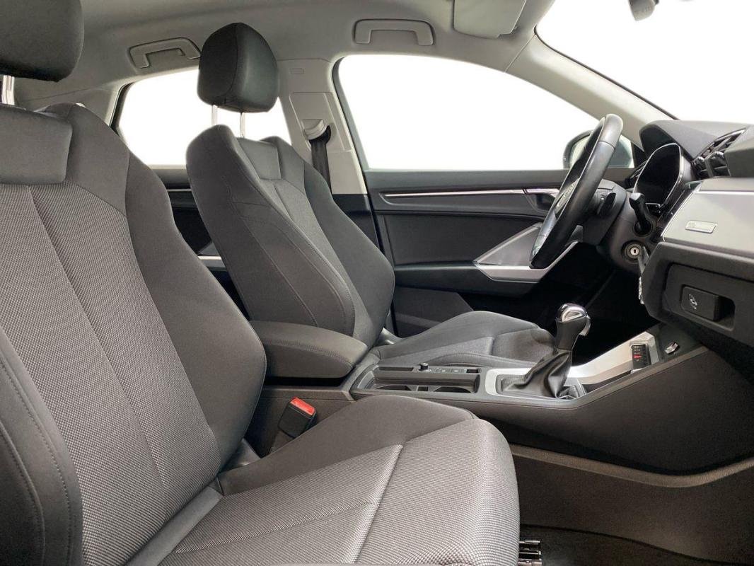 Audi Q3 - Photo 13