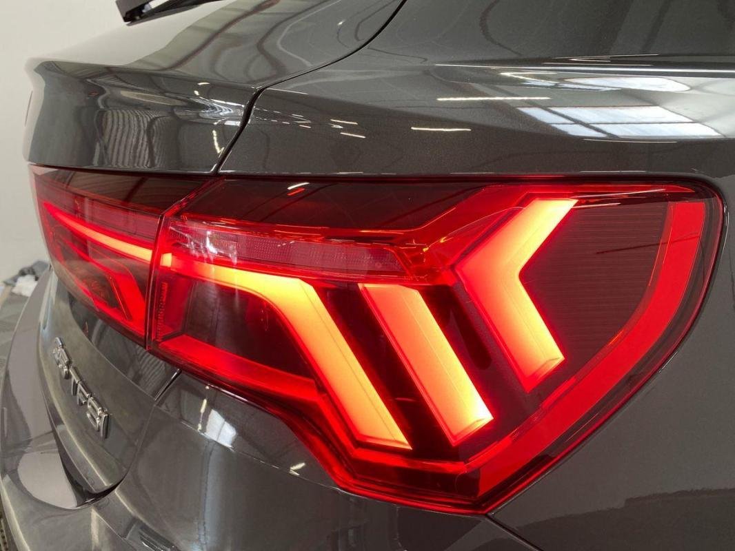 Audi Q3 - Photo 30