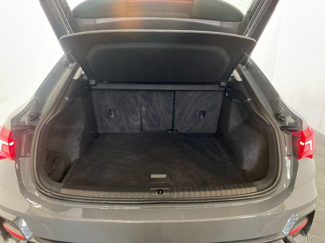 Audi Q3 - Photo 31