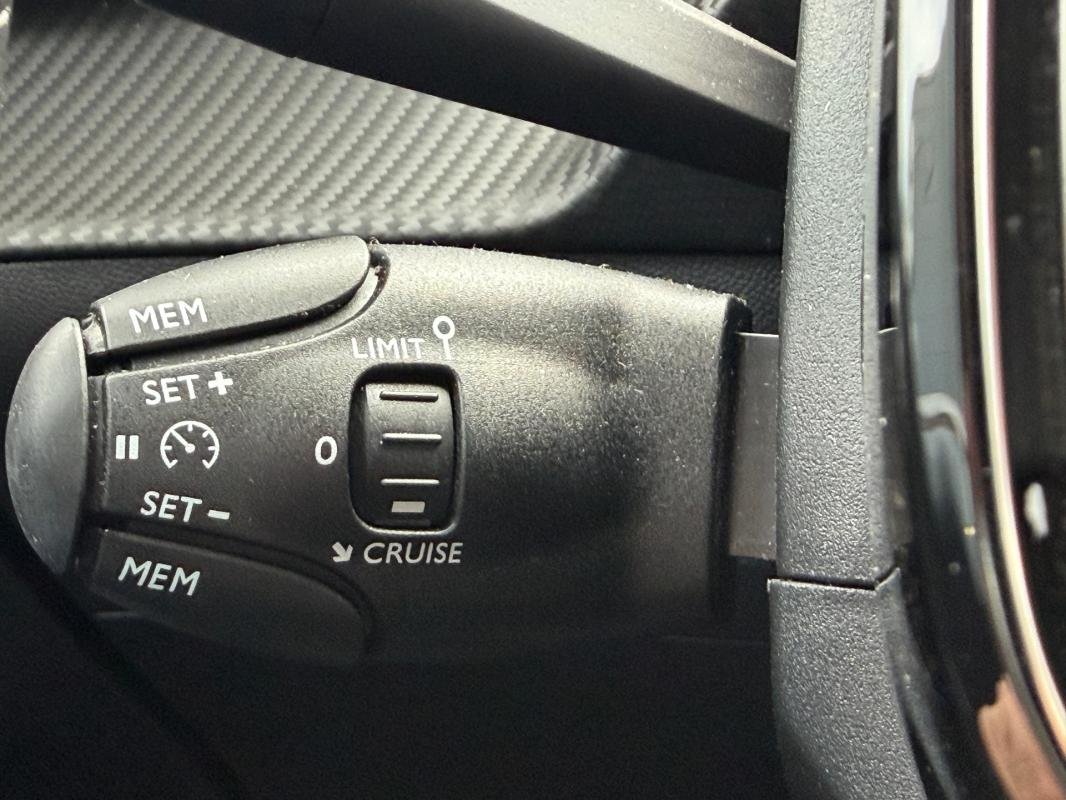 Peugeot 208 - Photo 19