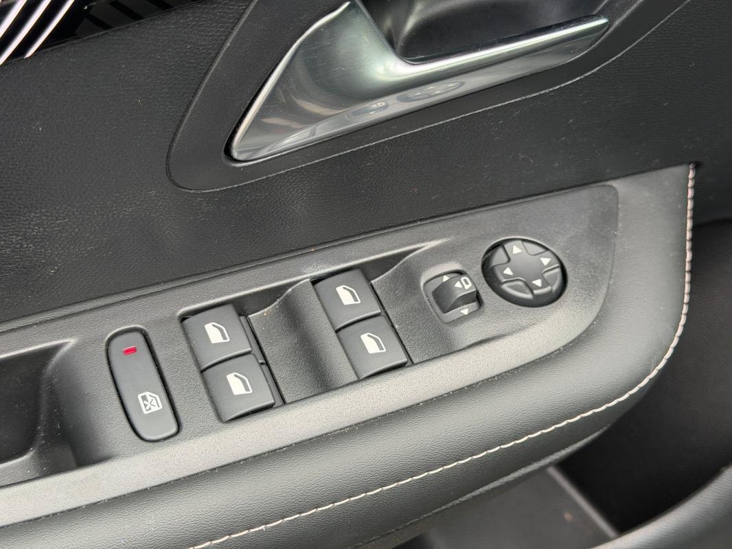 Peugeot 208 - Photo 7