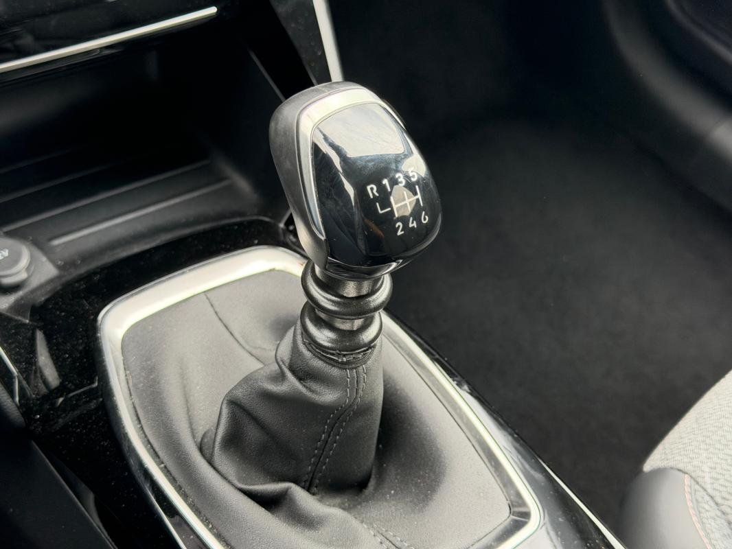 Peugeot 208 - Photo 8