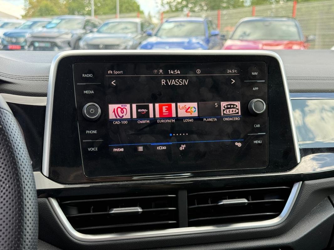 Volkswagen T-Roc - Photo 11