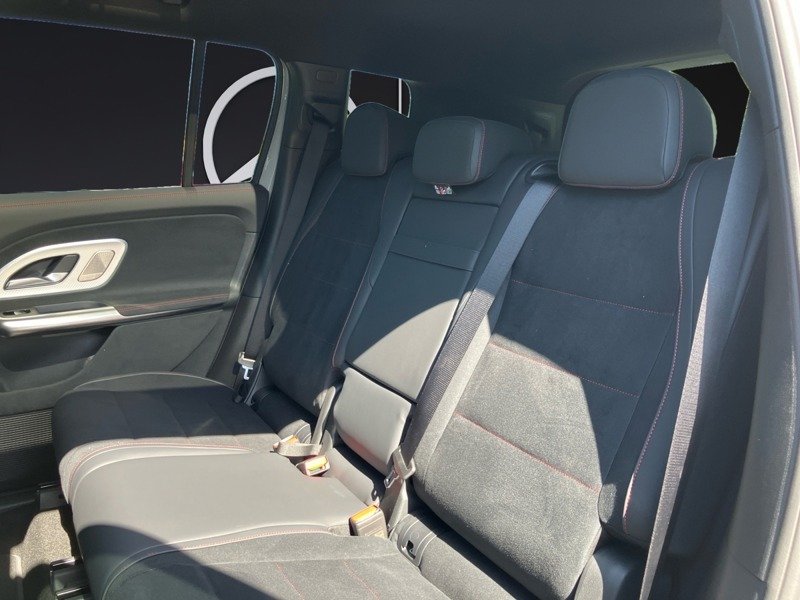 Mercedes GLB - Photo 13