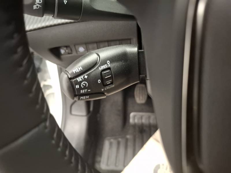 Peugeot 208 - Photo 29