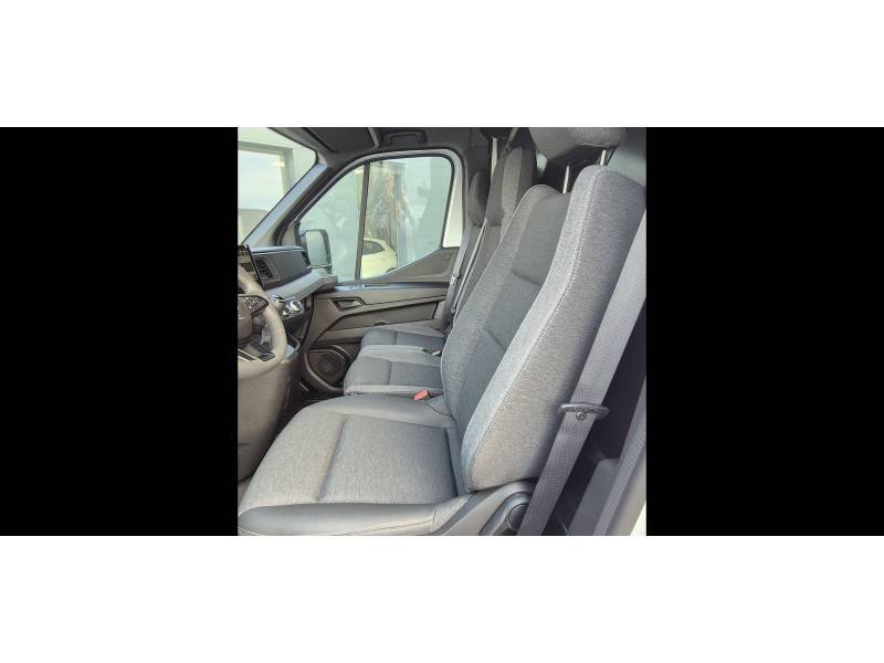 Nissan Interstar - Photo 13