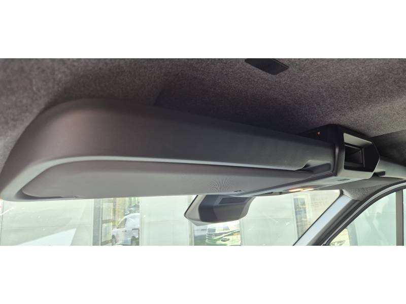 Nissan Interstar - Photo 23