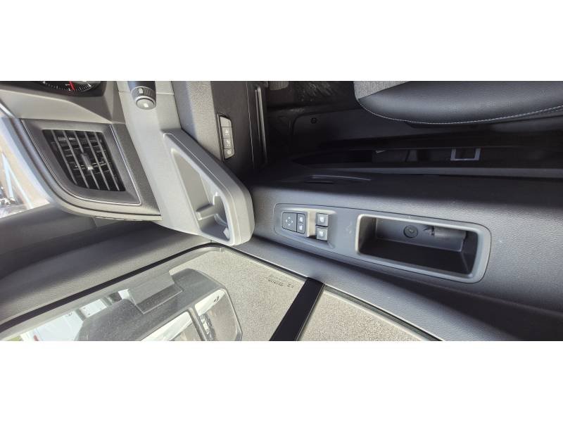 Nissan Interstar - Photo 28