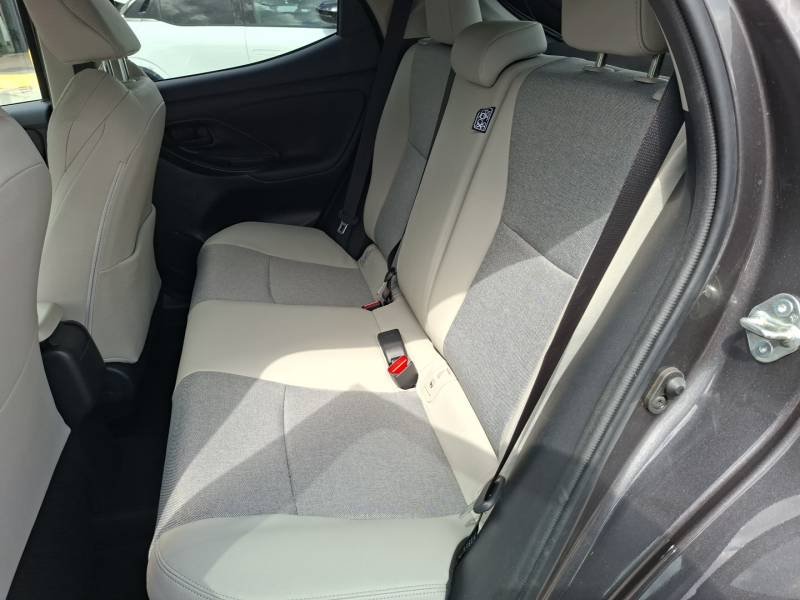 Toyota Yaris - Photo 11