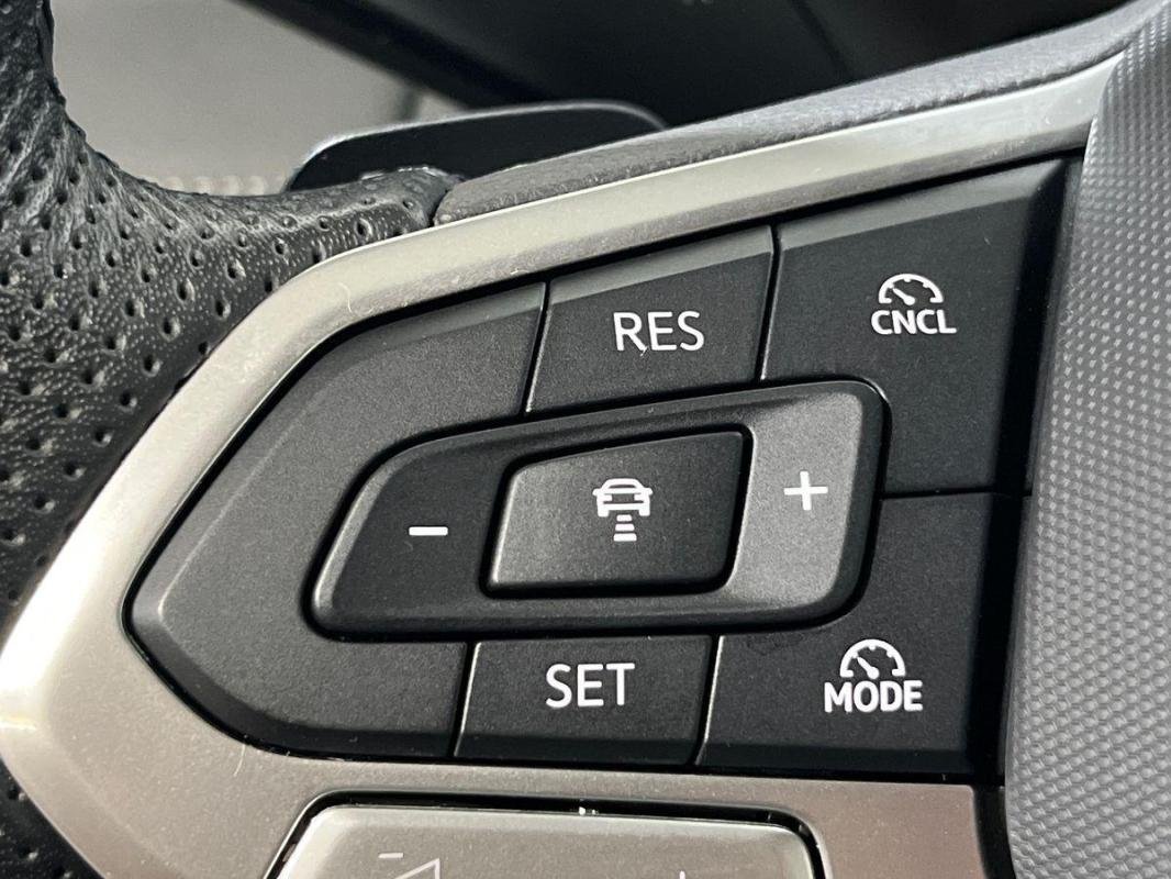 Volkswagen Tiguan - Photo 22