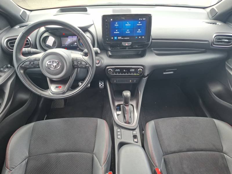 Toyota Yaris - Photo 11