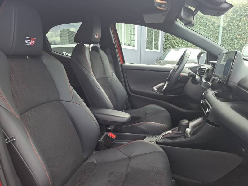 Toyota Yaris - Photo 12