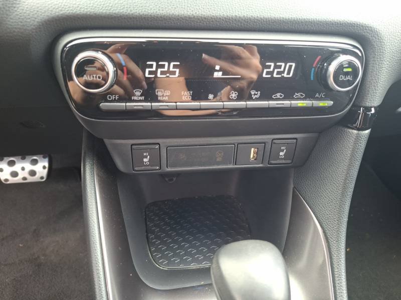 Toyota Yaris - Photo 18