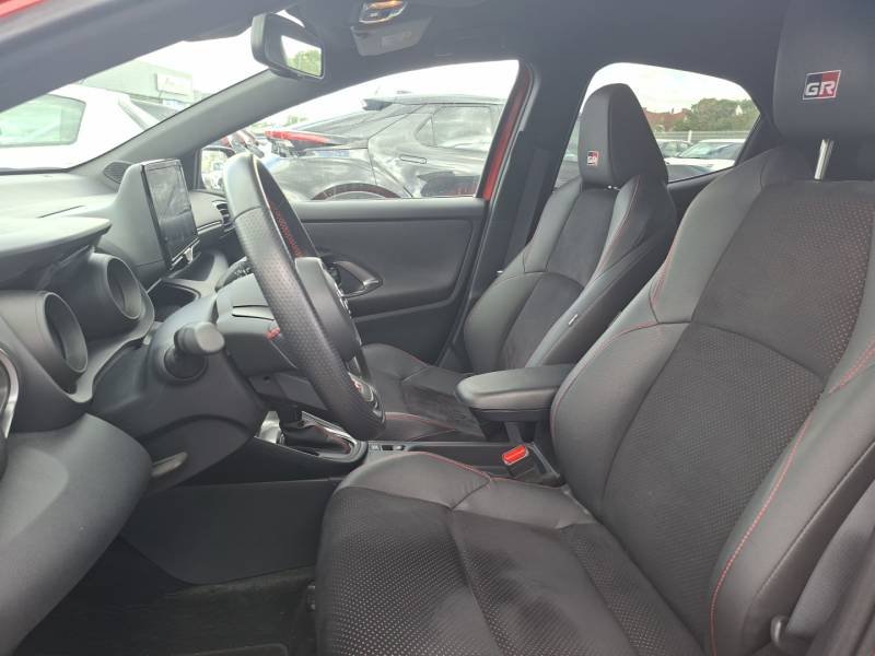 Toyota Yaris - Photo 10
