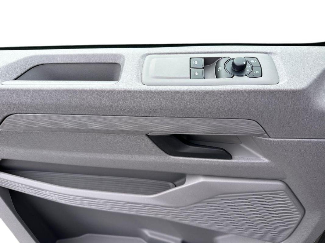 Volkswagen Transporter - Photo 15