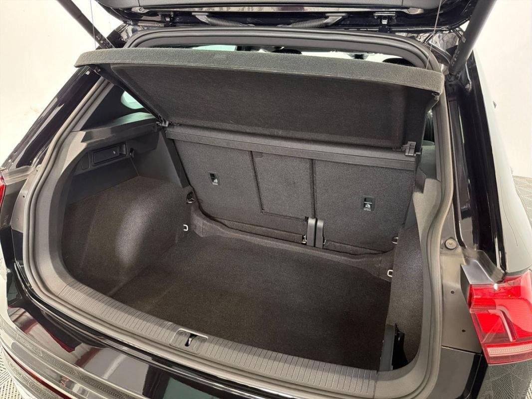 Volkswagen Tiguan - Photo 32