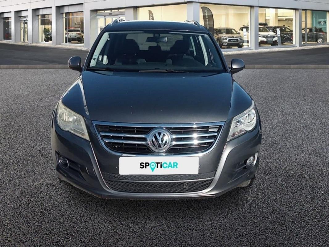 Volkswagen Tiguan - Photo 2