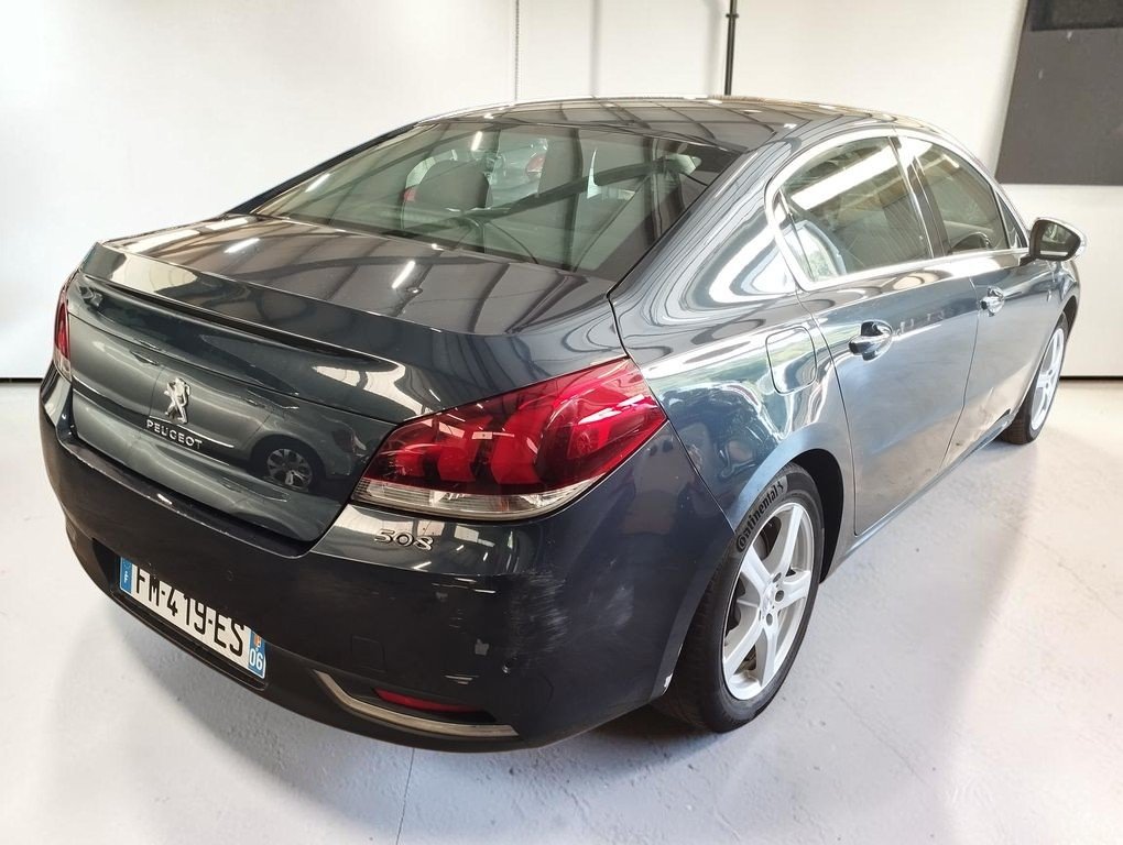 Peugeot 508 HYbrid4 - Photo 2