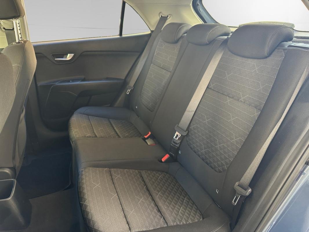 Kia Rio - Photo 16