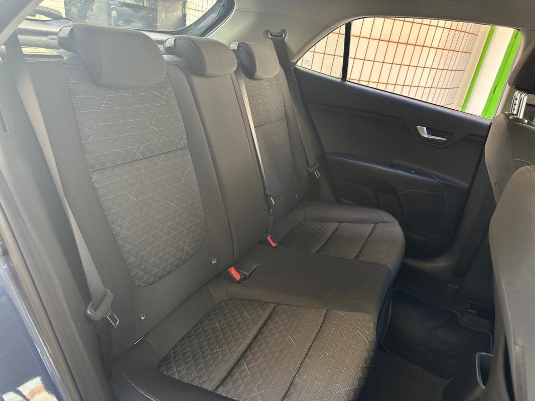 Kia Rio - Photo 17