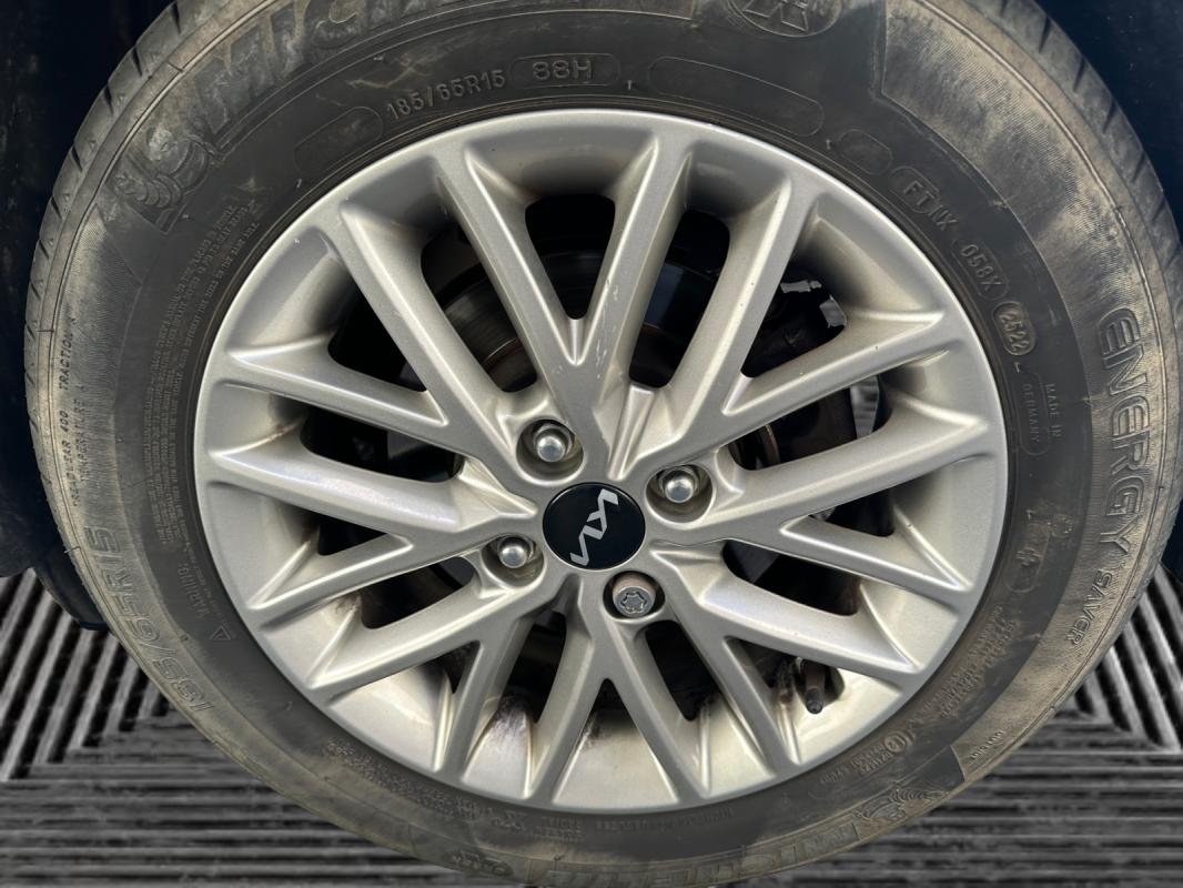 Kia Rio - Photo 21