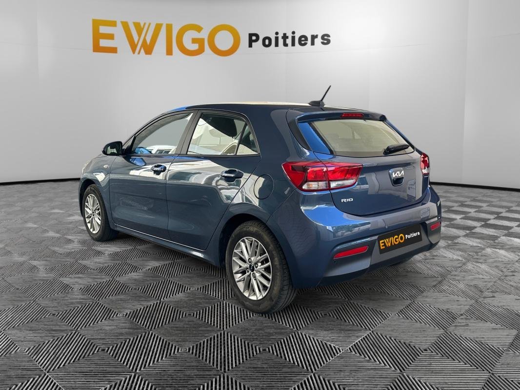 Kia Rio - Photo 4