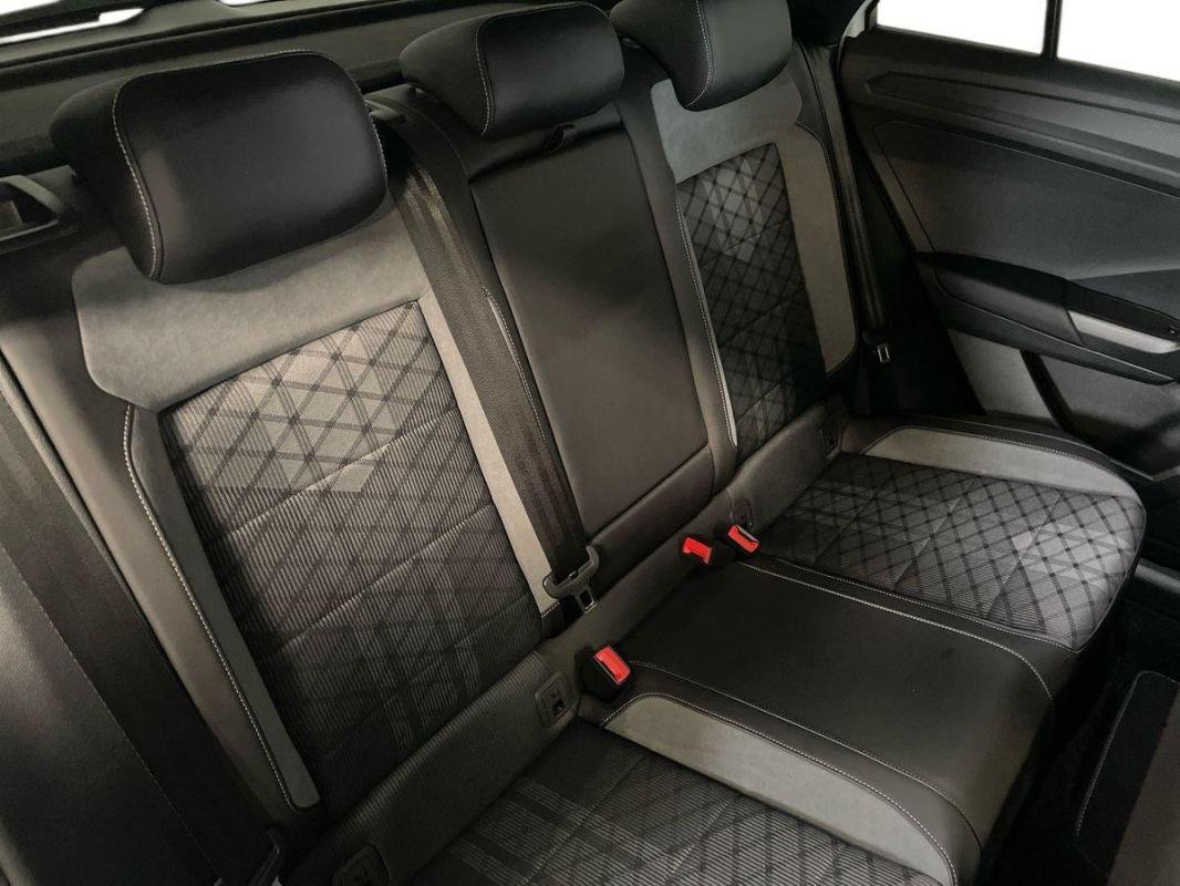 Volkswagen T-Roc - Photo 23
